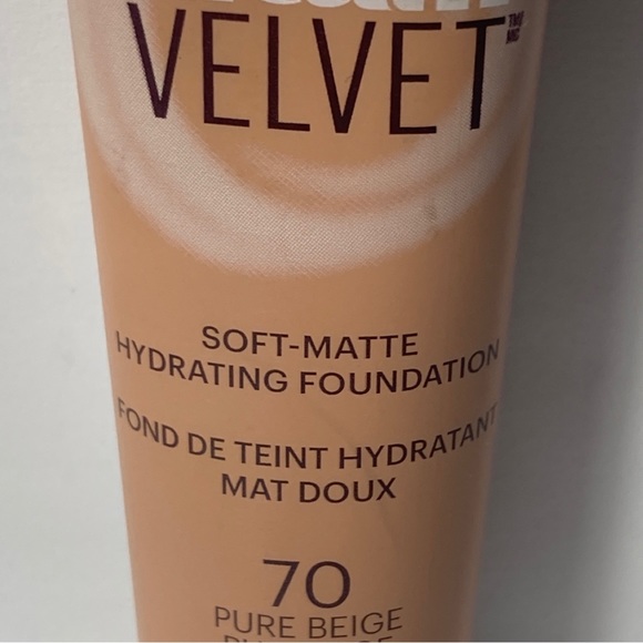 1 Maybelline Dream Velvet Soft Matte Hydrating Foundation Pure Beige #70 - Picture 11 of 15